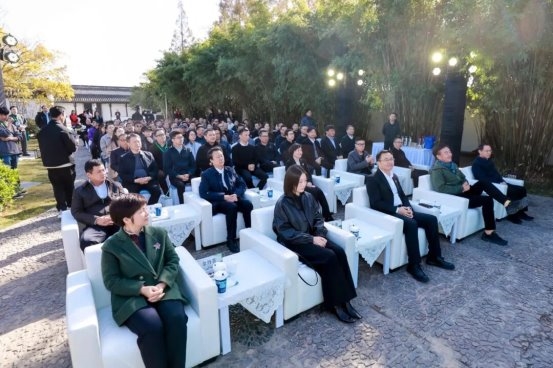 1764428415-46118f1fd5c9156 1764428415-46118f1fd5c9156