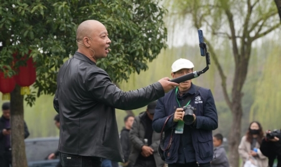 1774158647-057e12ab32de712